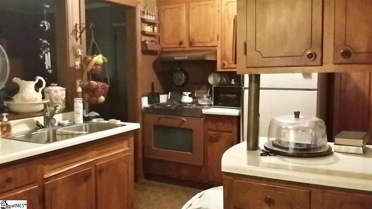 144 Staunton Bridge Road Greenville, SC 29611 - Photo 10 of 26 Gallery Image 10