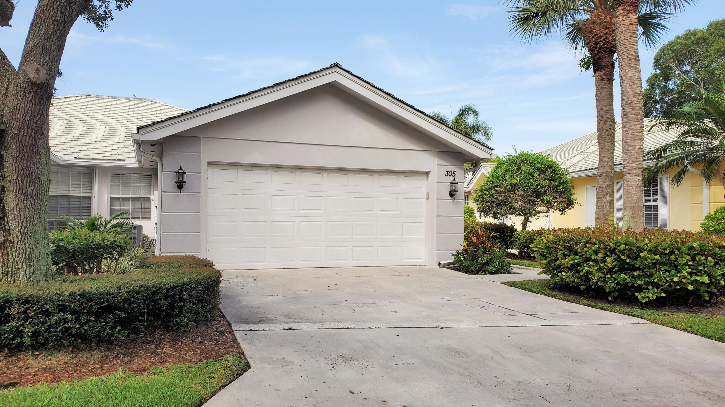 305 Brier Circle Jupiter, FL 33458 - Photo 2 of 4 305 Brier Circle Thom and Rory Team (2)
