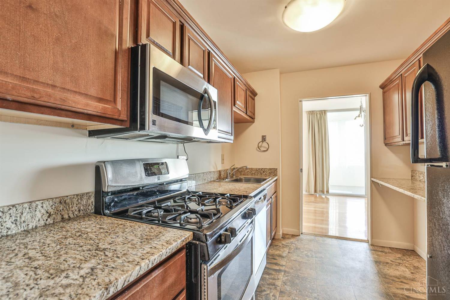 2324 Madison Road, Unit 809 Cincinnati, OH 45208 - Photo 11 of 30 Gallery Image 11