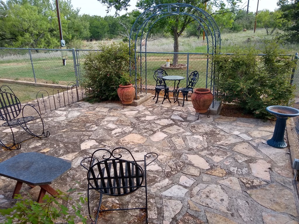 520 North County Road Llano, TX 78643 - Photo 7 of 23