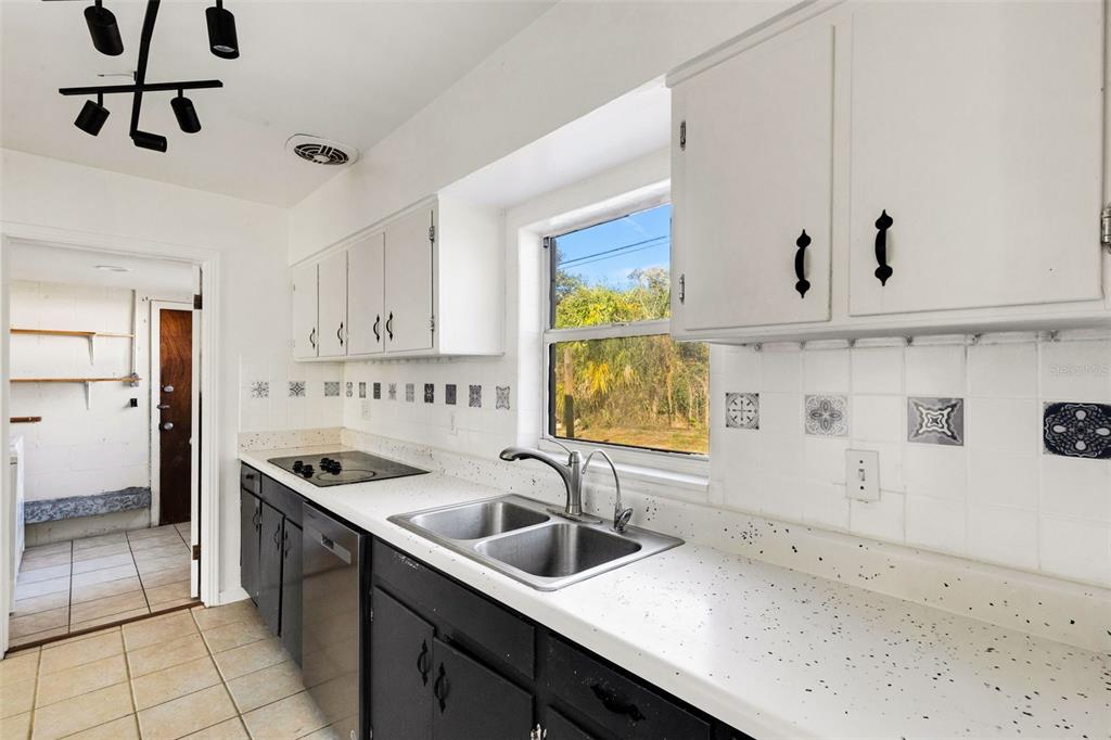 509 Carolyne Street Temple Terrace, FL 33617 - Photo 8 of 20