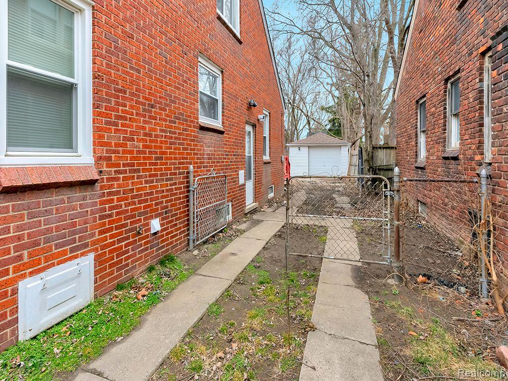 13877 Collingham Drive Detroit, MI 48205 - Photo 15 of 17
