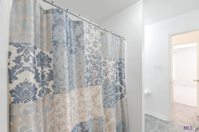 $134,900 | 211 Greenbriar Drive, Houma, LA 70364