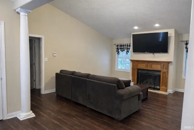 $379,900 | 2339 North Miller Reed Lane, Princeton, IN 47670