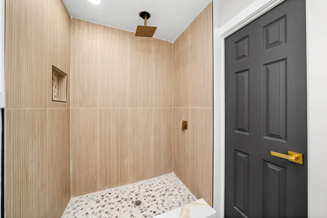 $240,000 | 16619 Marshfield Avenue, Markham, IL 60428