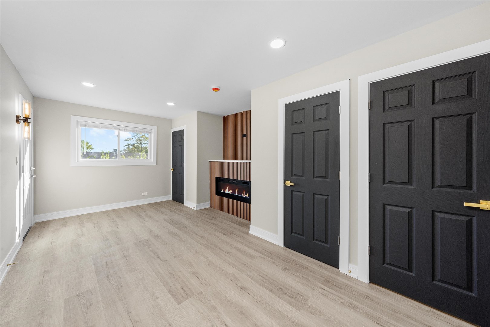 16619 Marshfield Avenue Markham, IL 60428 - Photo 23 of 41 a view of empty room with wooden floor and entryway