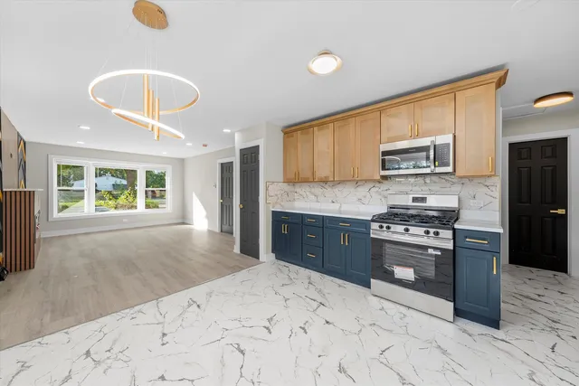 $240,000 | 16619 Marshfield Avenue, Markham, IL 60428