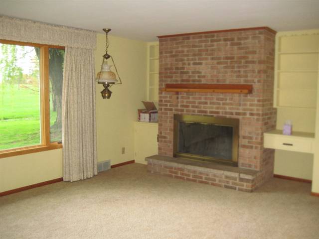 710 Westgate Road Washington, IL 61571 - Photo 5 of 12 Gallery Image 5
