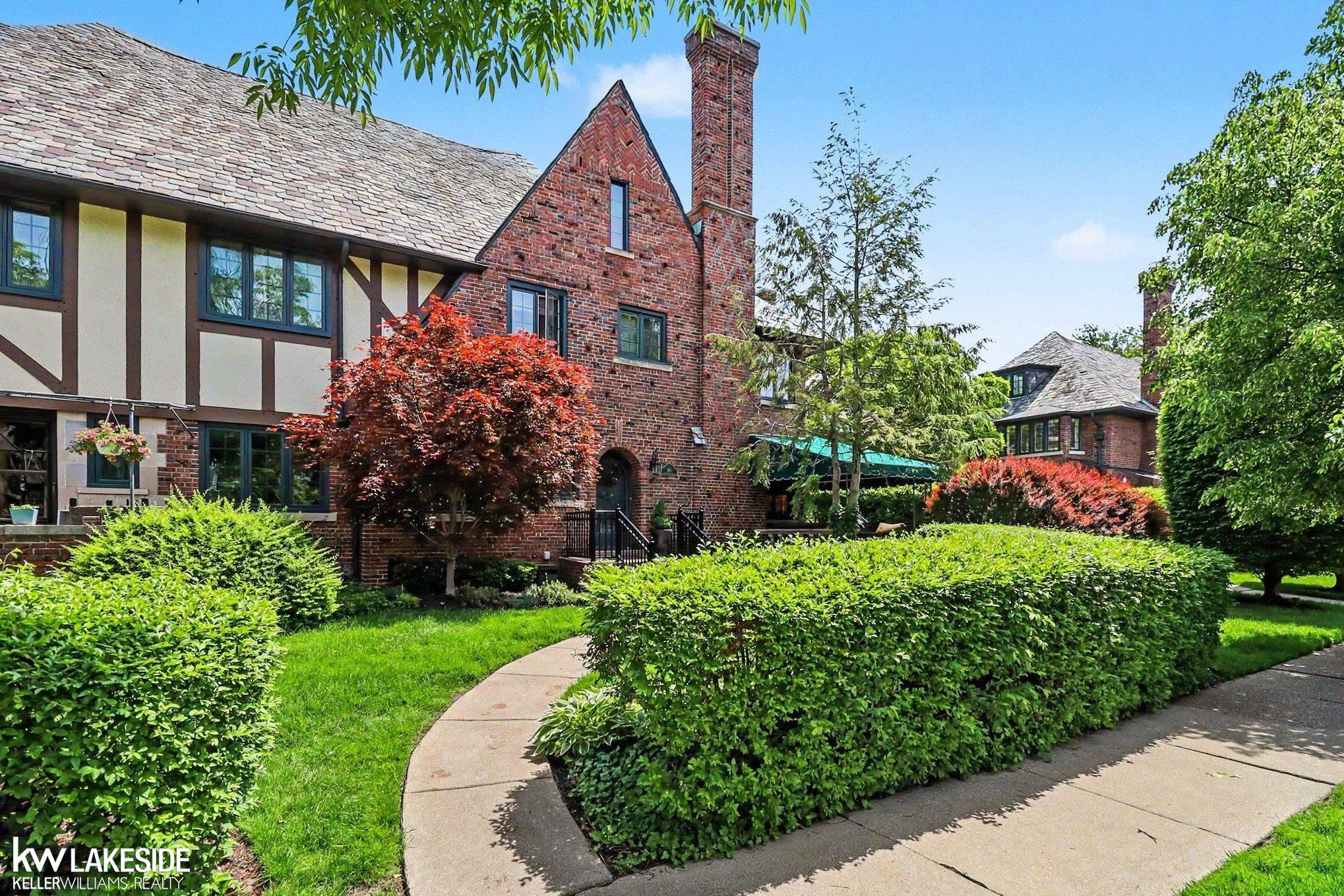 286 Rivard Boulevard Grosse Pointe, MI 48230 - Photo 7 of 42