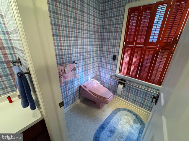 $649,995 | 586 Crestwood Drive, Chambersburg, PA 17202