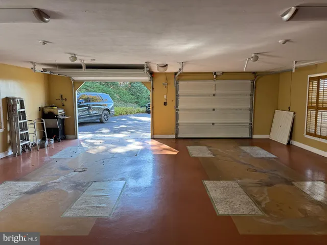 $649,995 | 586 Crestwood Drive, Chambersburg, PA 17202