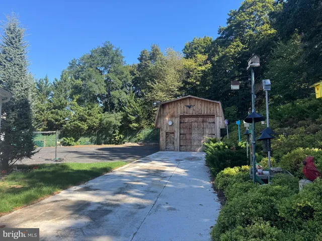 $649,995 | 586 Crestwood Drive, Chambersburg, PA 17202