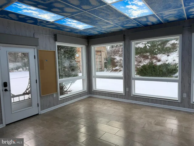 $624,995 | 586 Crestwood Drive, Chambersburg, PA 17202