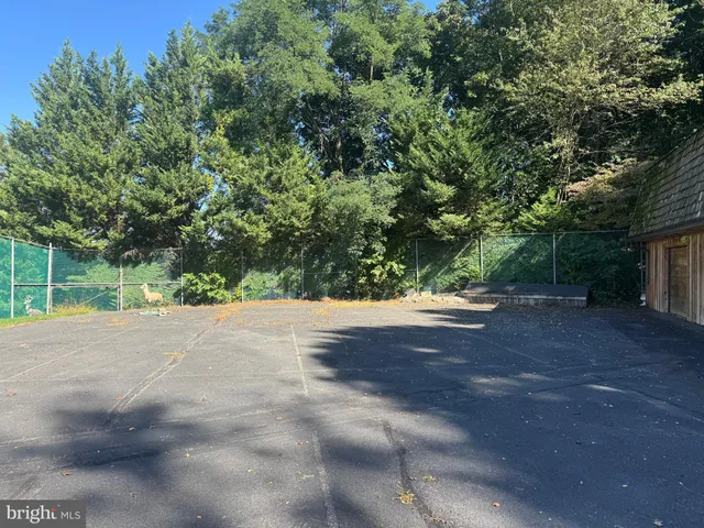 $649,995 | 586 Crestwood Drive, Chambersburg, PA 17202