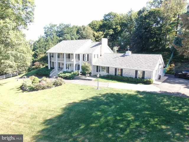 $624,995 | 586 Crestwood Drive, Chambersburg, PA 17202