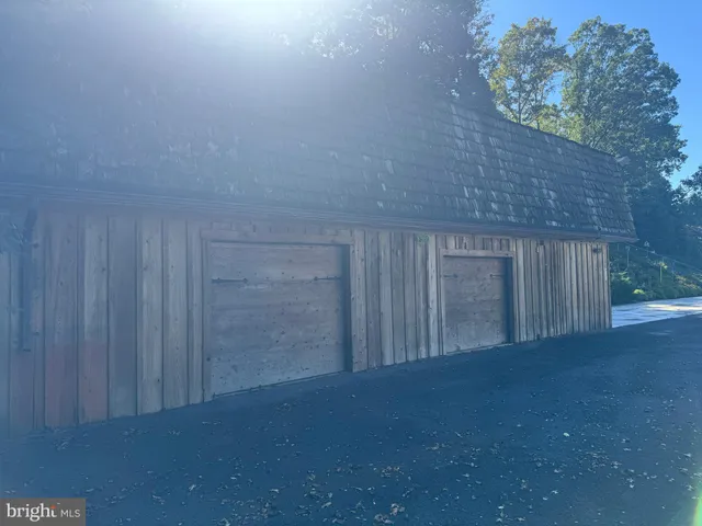 $649,995 | 586 Crestwood Drive, Chambersburg, PA 17202