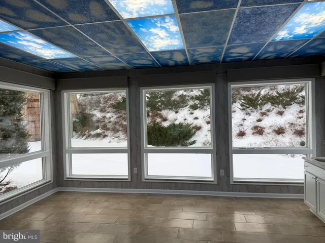 $624,995 | 586 Crestwood Drive, Chambersburg, PA 17202