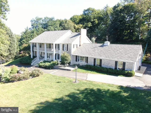 $624,995 | 586 Crestwood Drive, Chambersburg, PA 17202