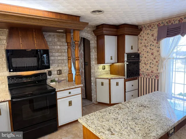 $624,995 | 586 Crestwood Drive, Chambersburg, PA 17202