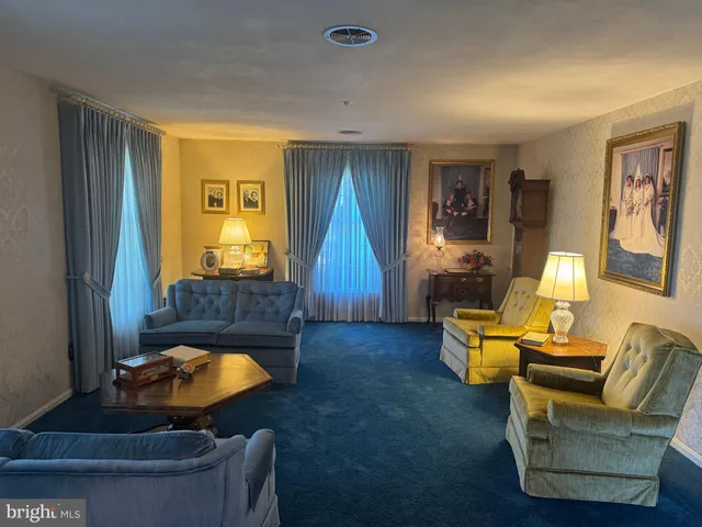 $649,995 | 586 Crestwood Drive, Chambersburg, PA 17202