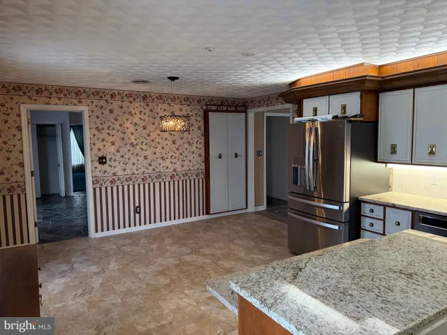 $624,995 | 586 Crestwood Drive, Chambersburg, PA 17202