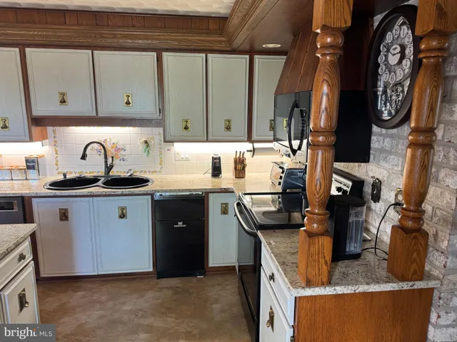 $649,995 | 586 Crestwood Drive, Chambersburg, PA 17202