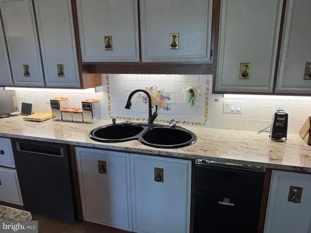 $649,995 | 586 Crestwood Drive, Chambersburg, PA 17202