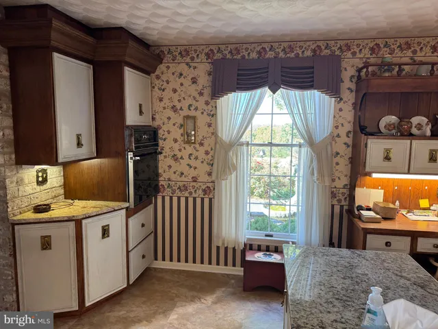 $649,995 | 586 Crestwood Drive, Chambersburg, PA 17202