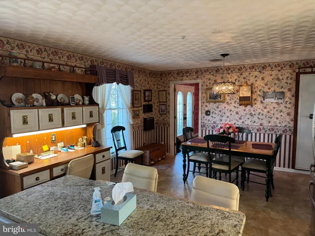 $649,995 | 586 Crestwood Drive, Chambersburg, PA 17202