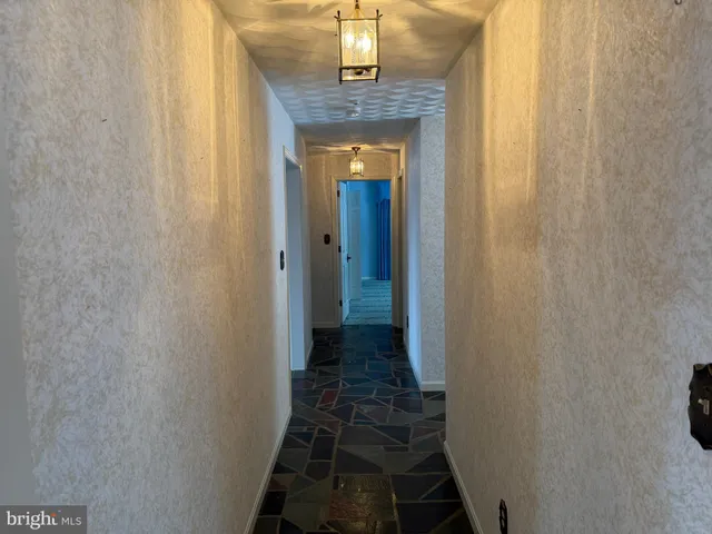 $624,995 | 586 Crestwood Drive, Chambersburg, PA 17202