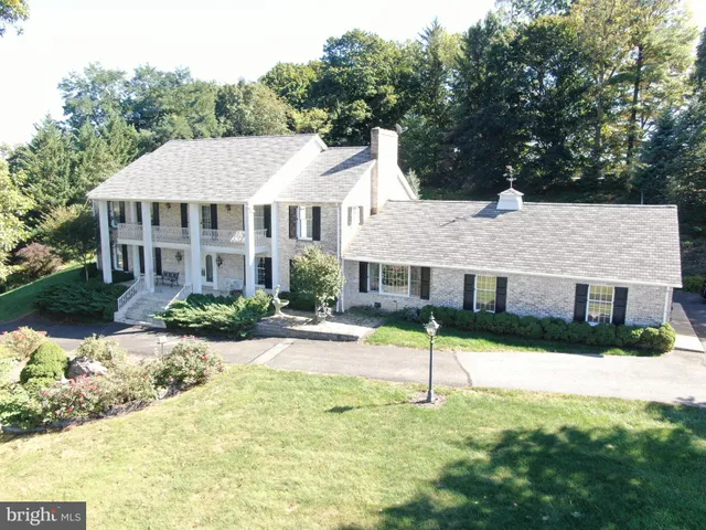 $624,995 | 586 Crestwood Drive, Chambersburg, PA 17202