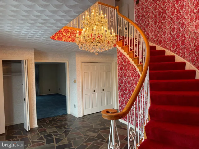 $624,995 | 586 Crestwood Drive, Chambersburg, PA 17202