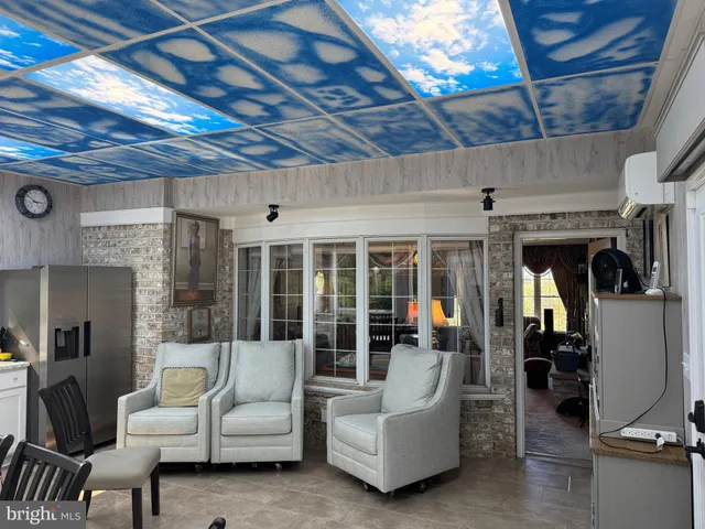 $649,995 | 586 Crestwood Drive, Chambersburg, PA 17202