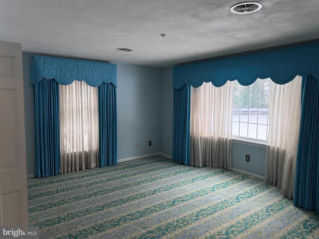 $624,995 | 586 Crestwood Drive, Chambersburg, PA 17202