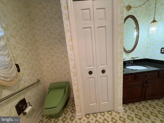 $624,995 | 586 Crestwood Drive, Chambersburg, PA 17202