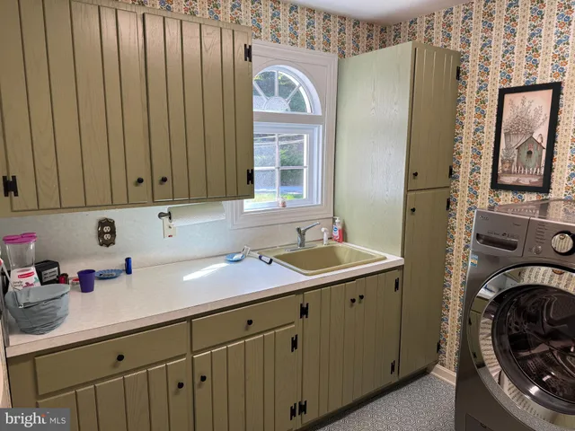 $649,995 | 586 Crestwood Drive, Chambersburg, PA 17202