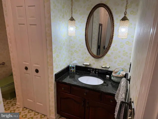 $649,995 | 586 Crestwood Drive, Chambersburg, PA 17202