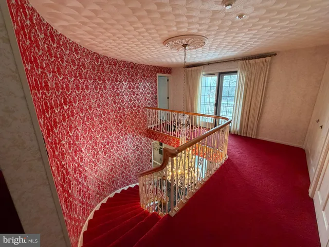 $624,995 | 586 Crestwood Drive, Chambersburg, PA 17202