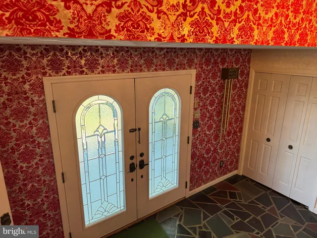 $649,995 | 586 Crestwood Drive, Chambersburg, PA 17202