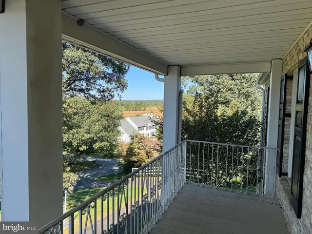 $649,995 | 586 Crestwood Drive, Chambersburg, PA 17202