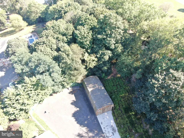 $649,995 | 586 Crestwood Drive, Chambersburg, PA 17202