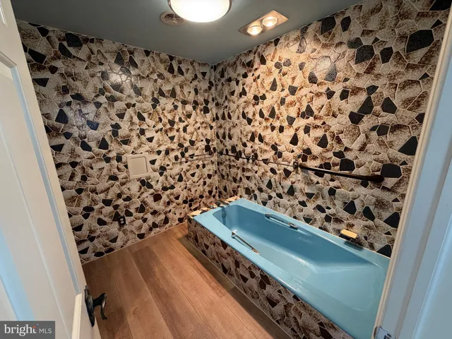 $624,995 | 586 Crestwood Drive, Chambersburg, PA 17202