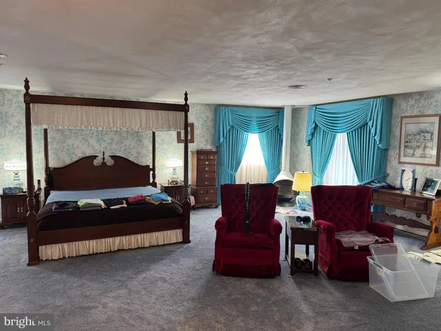 $649,995 | 586 Crestwood Drive, Chambersburg, PA 17202