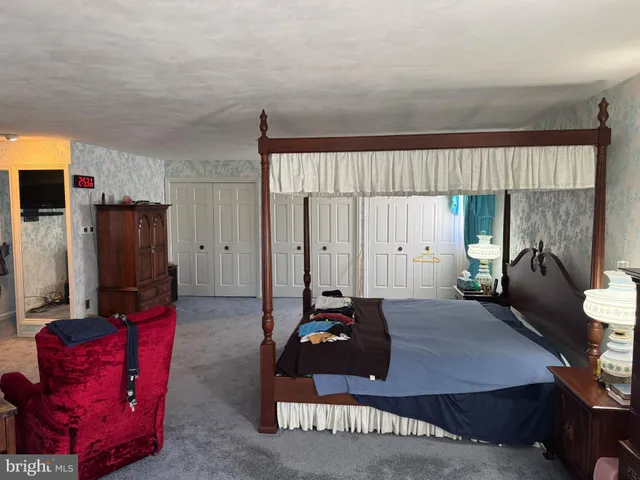 $649,995 | 586 Crestwood Drive, Chambersburg, PA 17202