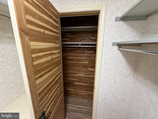 $624,995 | 586 Crestwood Drive, Chambersburg, PA 17202