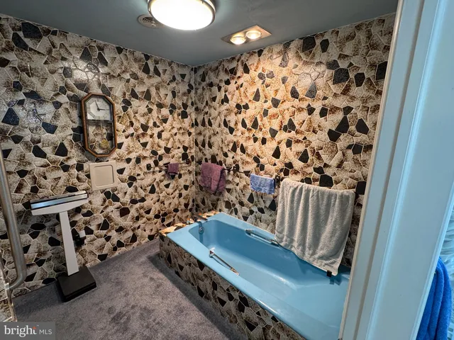 $649,995 | 586 Crestwood Drive, Chambersburg, PA 17202