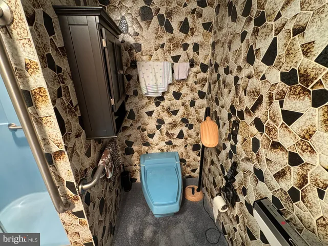 $649,995 | 586 Crestwood Drive, Chambersburg, PA 17202