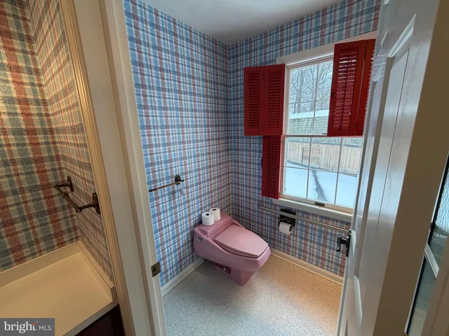 $624,995 | 586 Crestwood Drive, Chambersburg, PA 17202