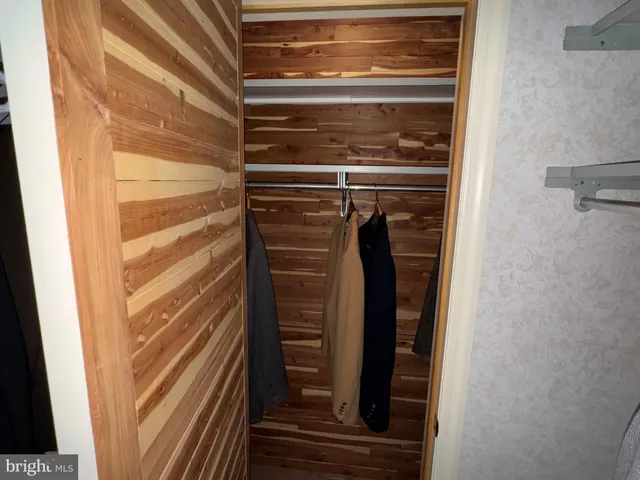 $649,995 | 586 Crestwood Drive, Chambersburg, PA 17202