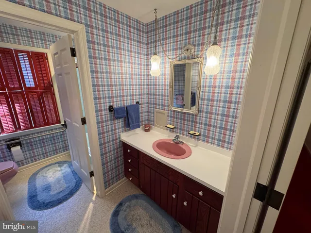 $649,995 | 586 Crestwood Drive, Chambersburg, PA 17202